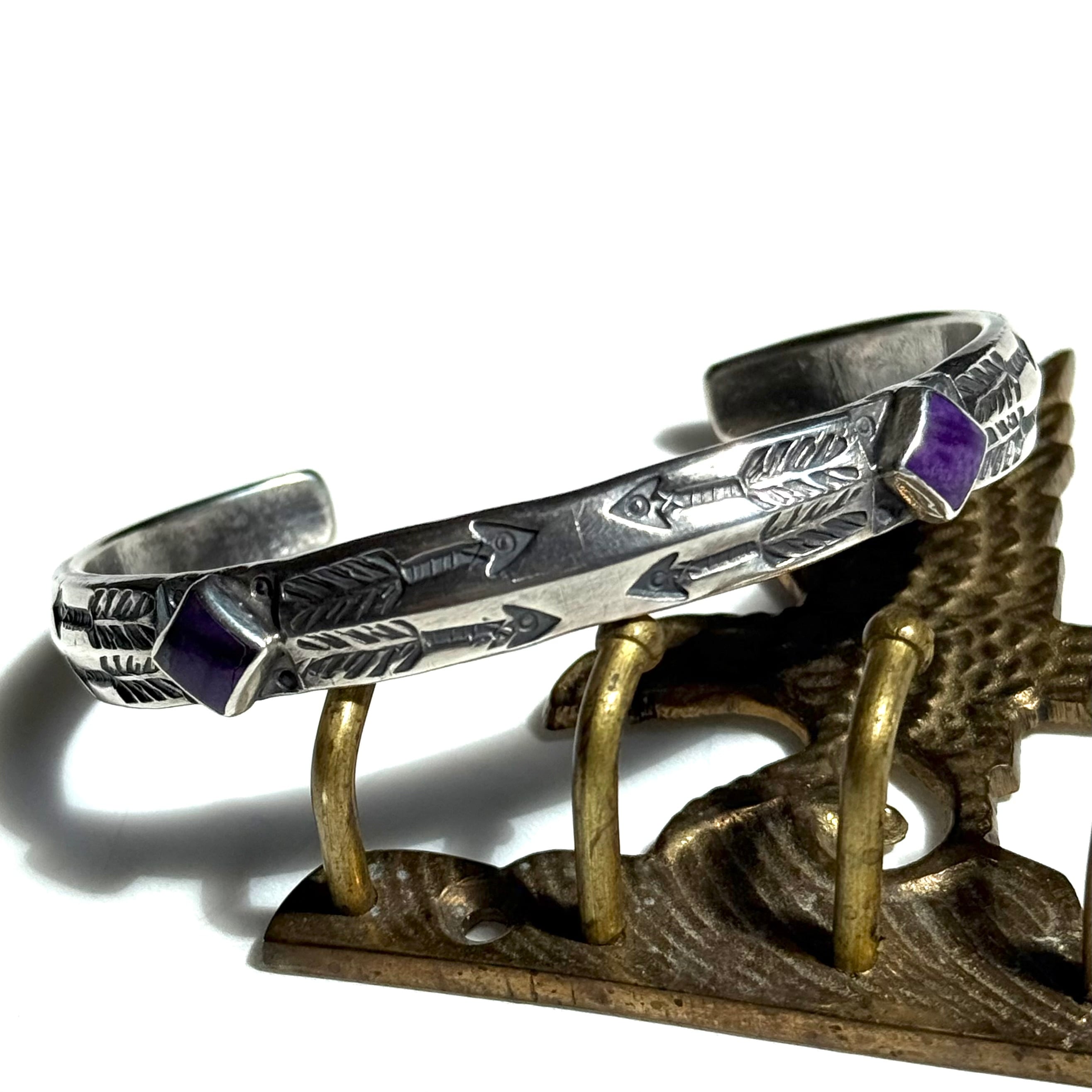 Jesse Robbins” Coin Silver Traveler Pendant インディアンジュエリー