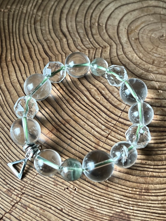 大粒ヒマラヤアイスクォーツとガーデンクリスタルブレス