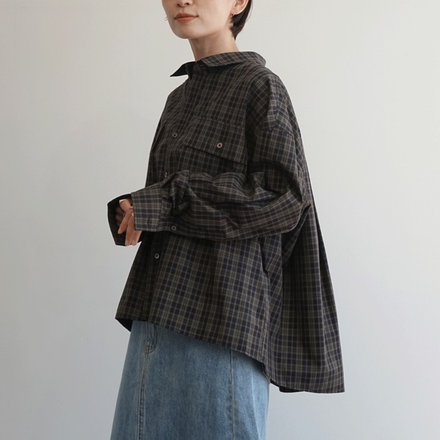 クロップドオーバーチェック柄シャツ