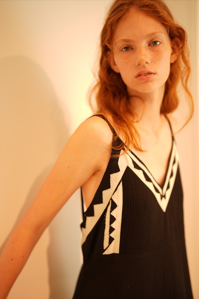 【BLACK LABEL】HAND EMBROIDERY TASSEL SLEEVELESS OP