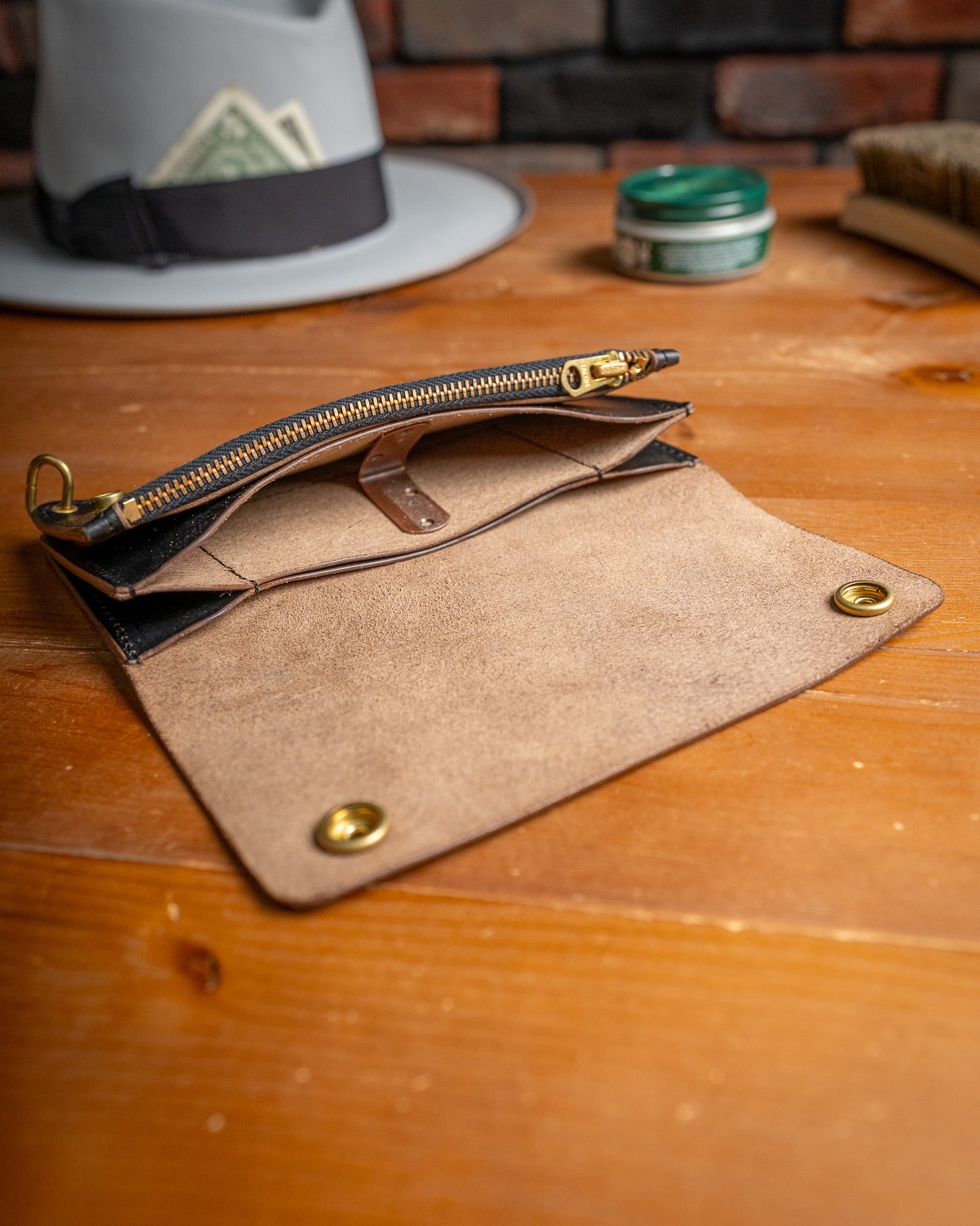Additive and Line】Tracker Wallet TW-004 Horween Chromexcel 3層