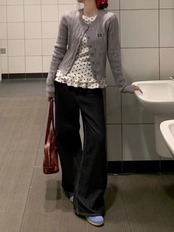 ドット柄フリルブラウス