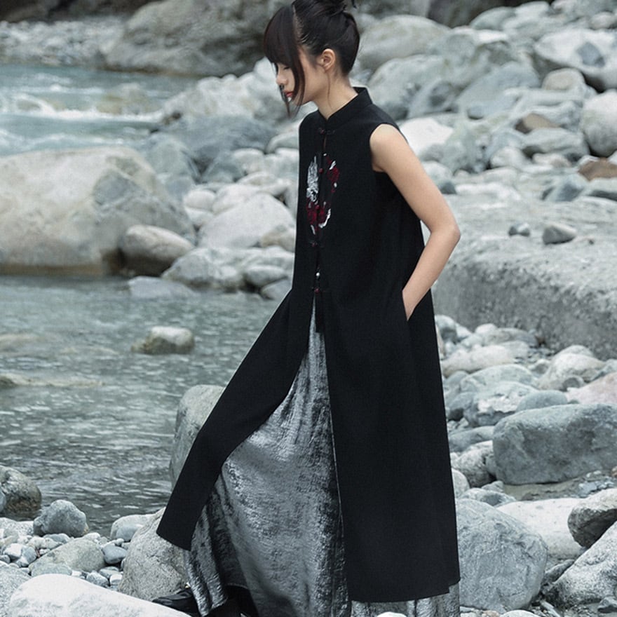 中華ゴシック ドラゴン刺繍レザージレ ロングベスト 夏向け｜WithU