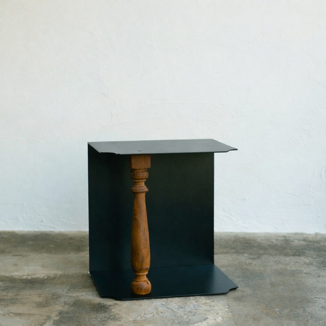 VONA wooden spindle BLOCK SHELF(M)