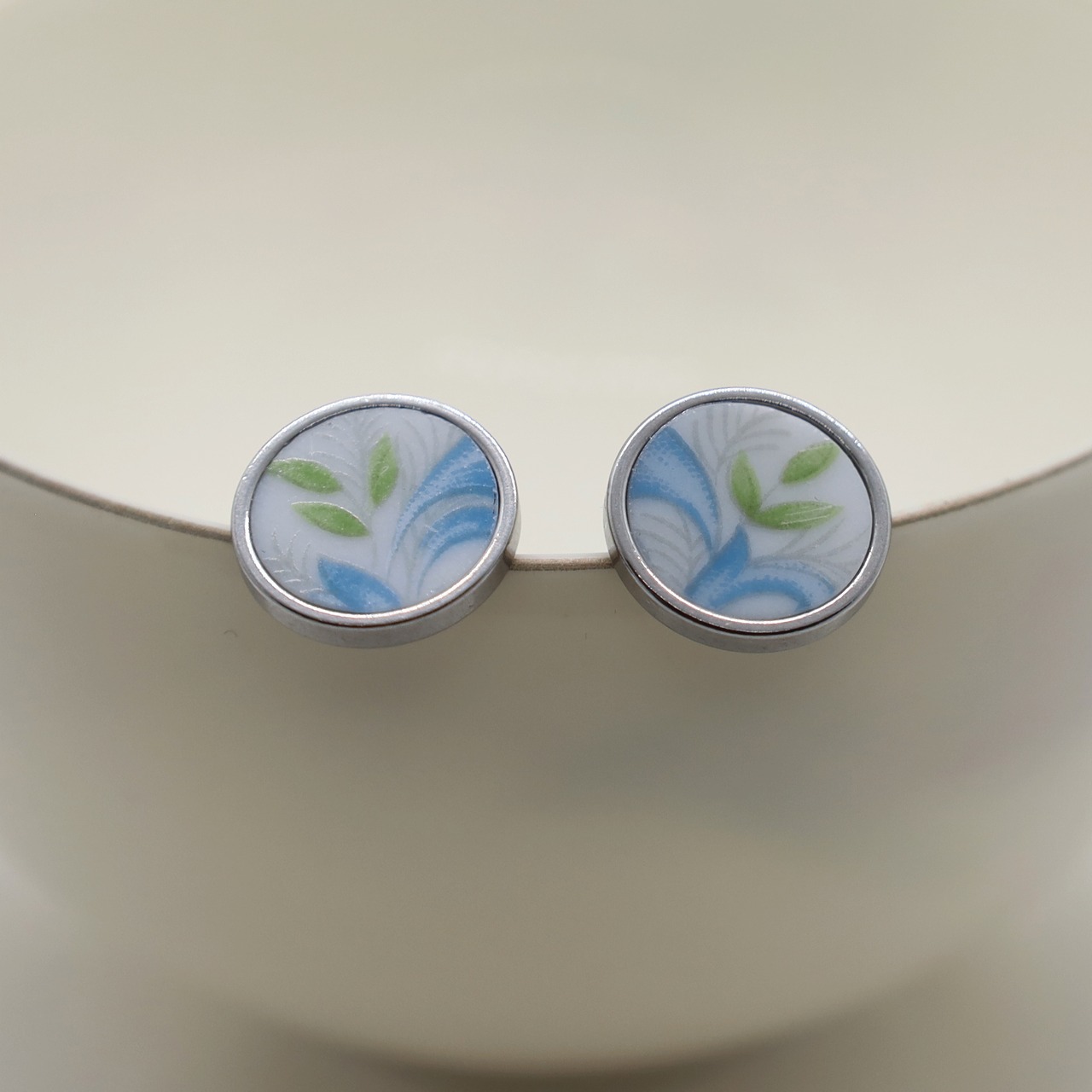 Stud earrings28