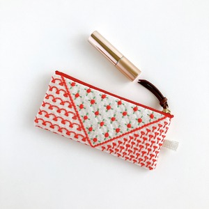 刺し子のポーチ14㎝/リネン(アイボリー)赤