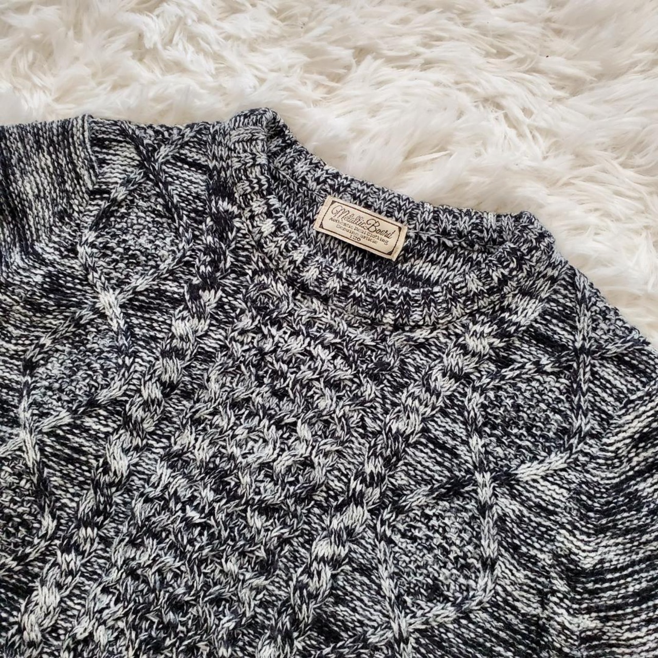 【USED】ニットセーターシンプル　フォーマルにも　お出かけ　高級感　美品