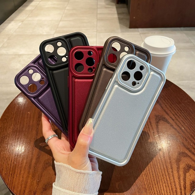 【iPhone15シリーズ対応】指紋が付きにくい◎8色から選べる メタルレザー調 シンプル ビジネス 無地 ユニセックス おしゃれ フェイクレザー スマホケース ND-15180