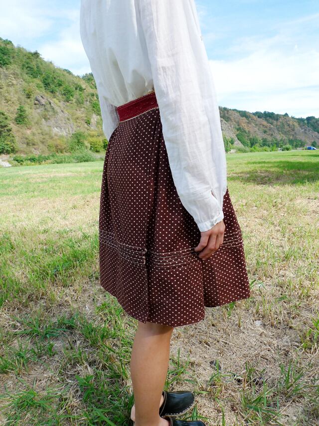 ブラウン サテン ブルカ　民族衣装 夏の意外なしゃれ見え色ナンバーワン！「働く40代のためのサマー