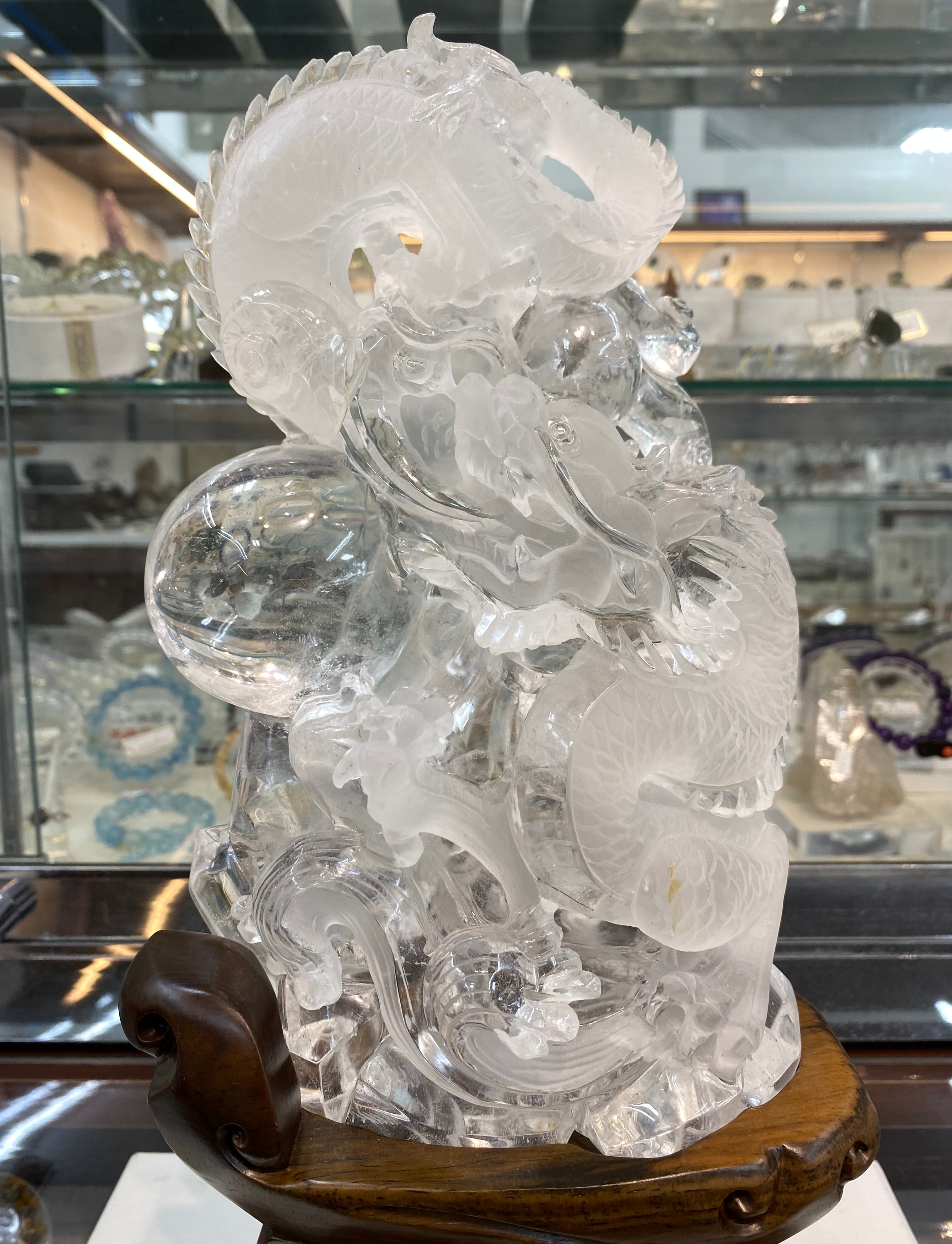 厳選 水晶昇龍 透かし彫り 巨大水晶龍 虹入り！ブラックルチル入り水晶