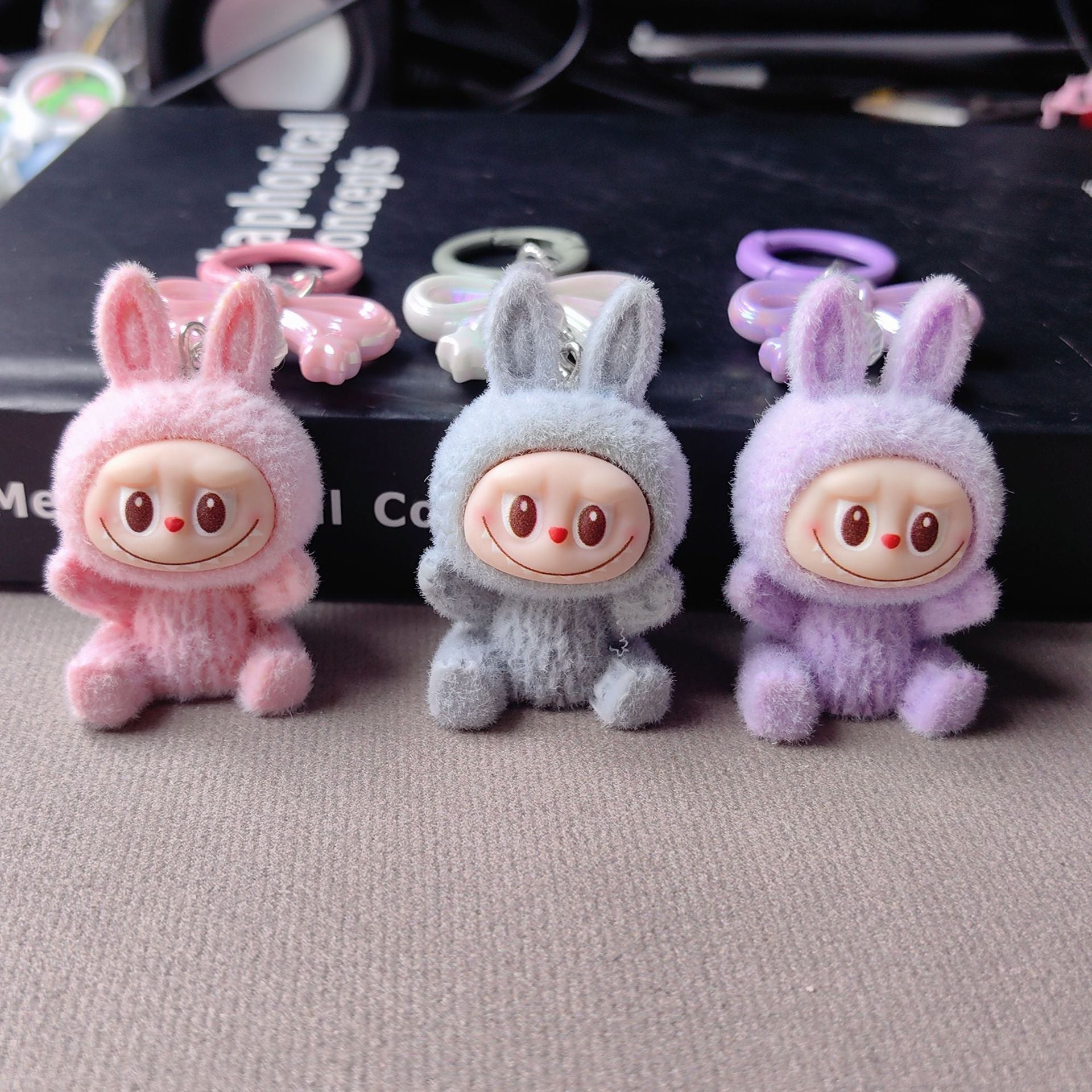 ちっちゃな萌えフィギュア！labubu ラブブ フェルト キーホルダー 萌え