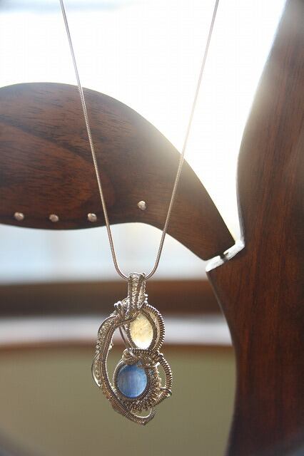 Labradorite & Kyanite silver925 wirewrapping pendant