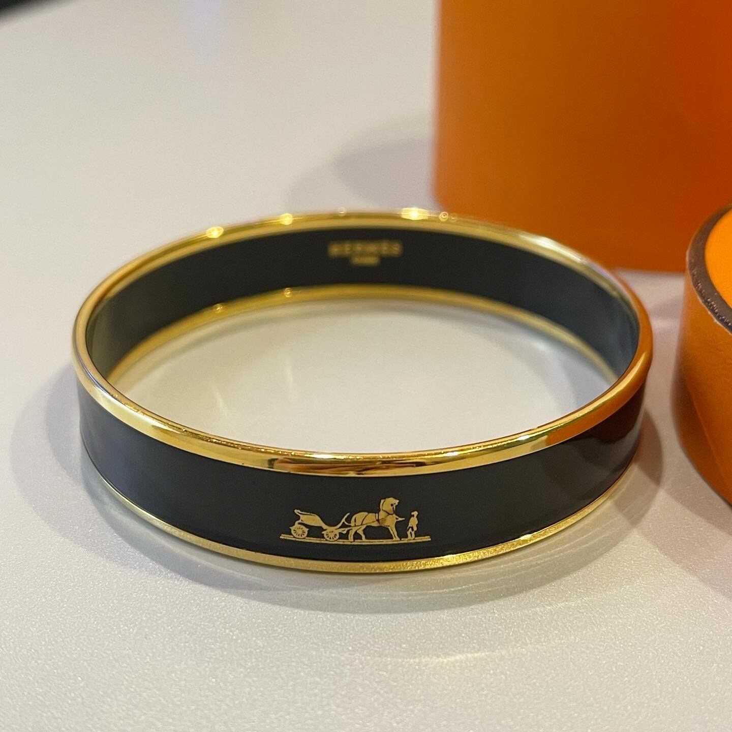 HERMES エルメス エマイユ MM カレーシュ モチーフ バングル