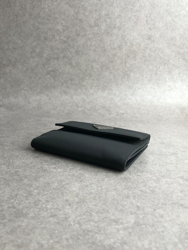 PRADA プラダ 財布 ブラック トライアングルロゴ ナイロン 2つ折り vintage ヴィンテージ オールド 5se6i2