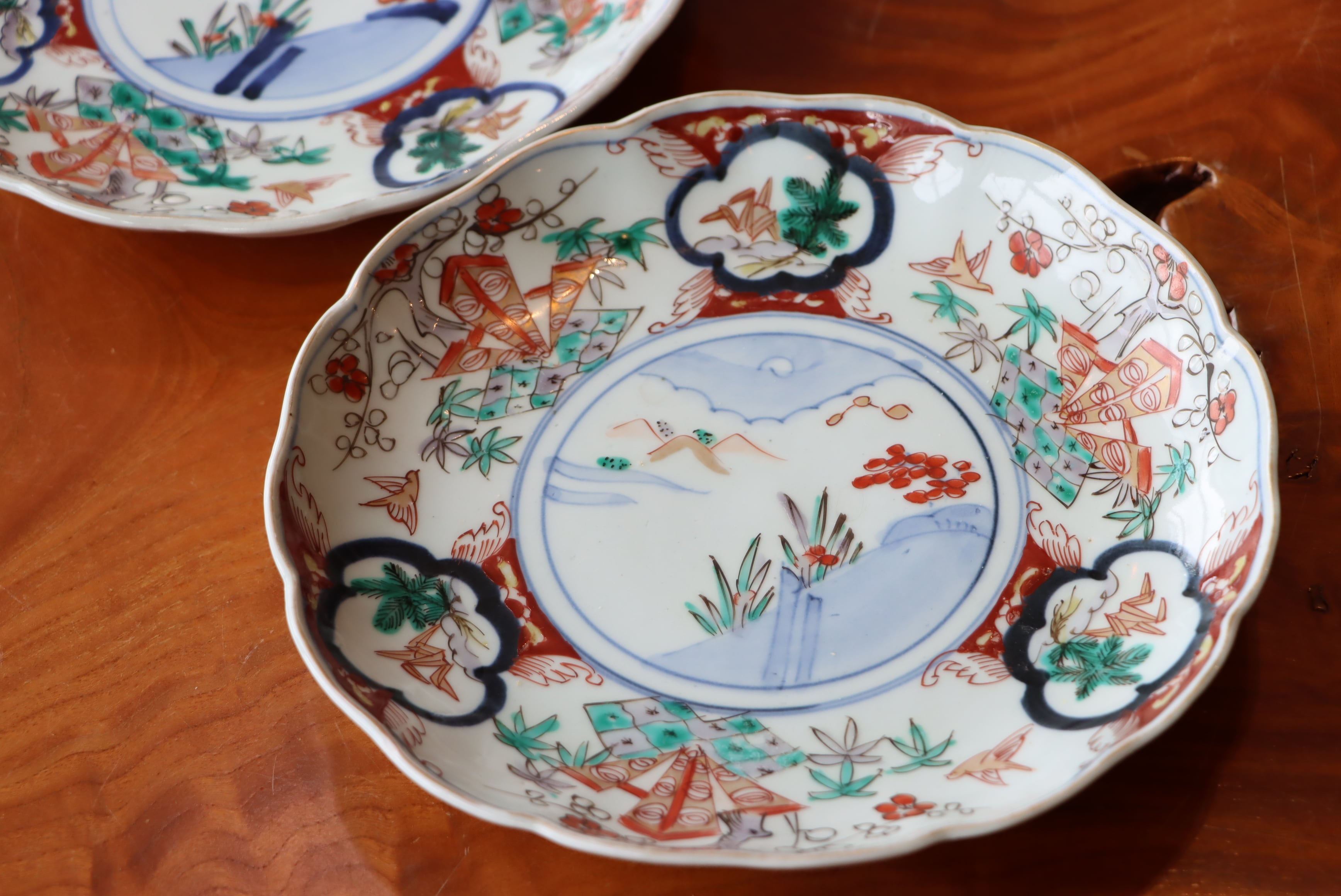 美濃焼 榛澤宏 色絵立花楕円小皿 美濃焼 榛澤宏 色絵立花楕円小皿