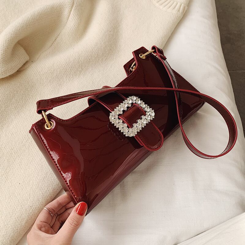 フランスのニッチなレディースバッグ女性2020ワイルドショルダーバッグパテントレザーファッションアンダーアームバゲットバッグの新しいトレンディなバージョン 手作りハンドバック43828460584