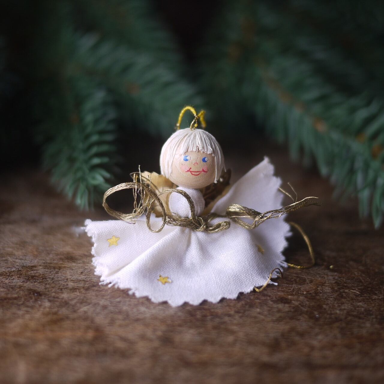 クリスマスの天使 木製オーナメント エルツ | こりすのパン屋Base店