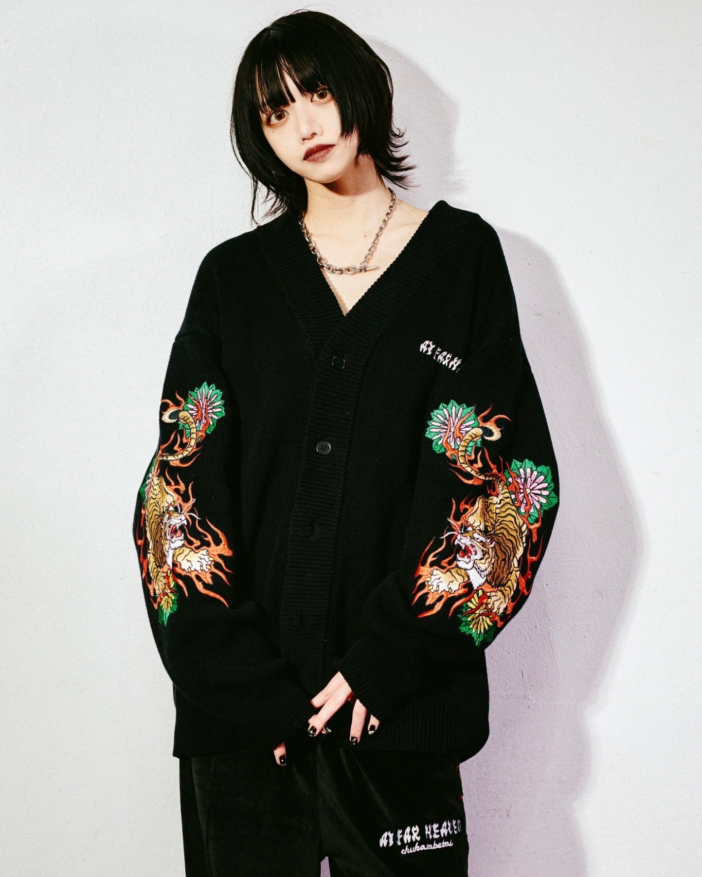 TIGER PATCH cardigan/BLACK | チュウカタベタイ