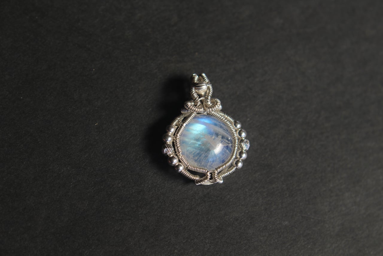 Rainbow moonstone silver925 wire wrapping  pendant