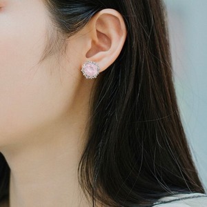 「雪結晶×ローズクォーツ」上品なピアスで大切な人に優しさを贈ろう　P114