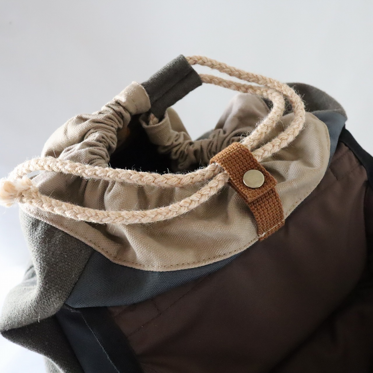 【Deadstock Item】バックパック / Top-flap Draw Backpack/ スミクロ×ゴールデンカーキ・ボトム