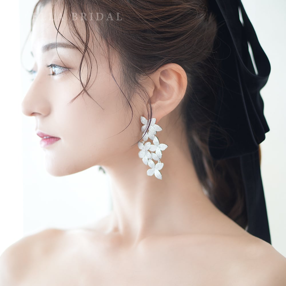 ブライダルアクセサリー ピアス イヤリング 大ぶり［Trifori