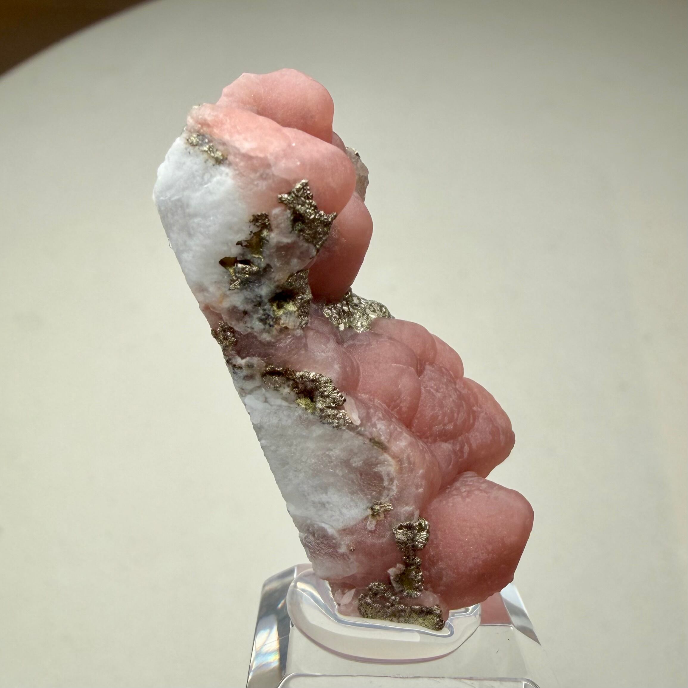 菱マンガン鉱 （ロードクロサイト）【Rhodochrosite】青森県産