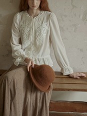 Ancien Velour Lace Frill Blouse F0842