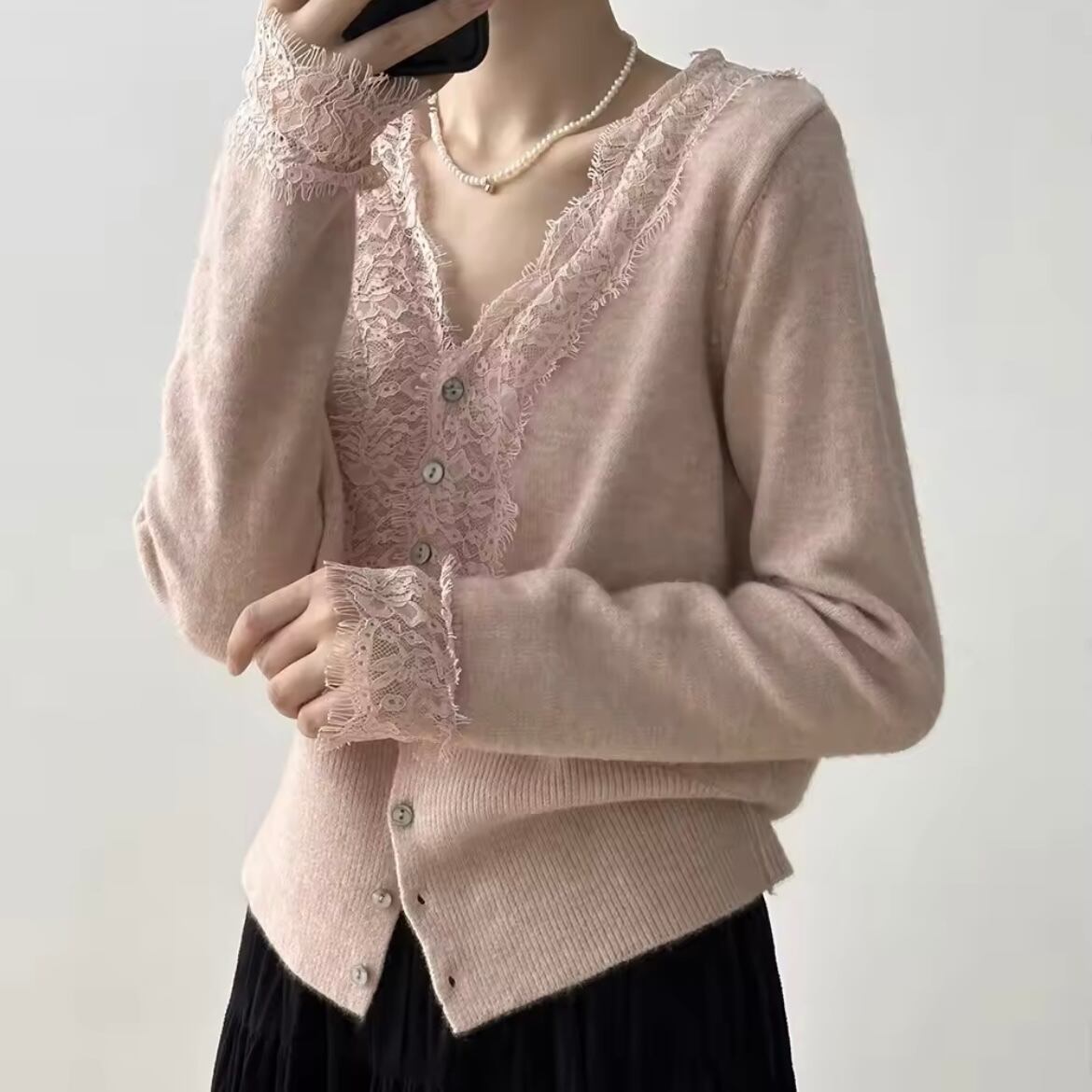 Vネックレースカーディガン