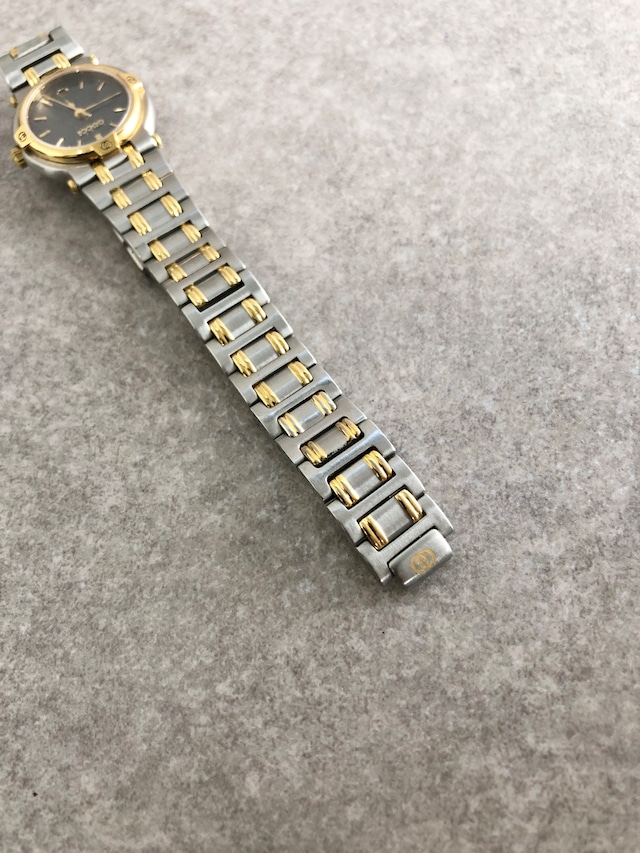 GUCCI グッチ 腕時計 ゴールド シルバー ステンレススチール クウォーツ 9000L vintage ヴィンテージ オールド rttj33