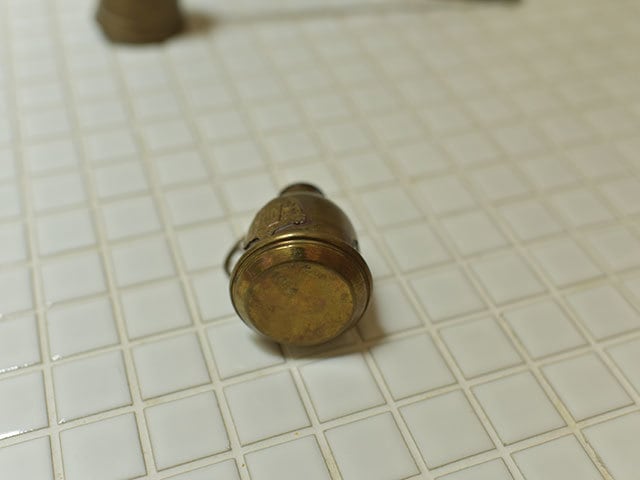 フレンチアンティーク シャトー・ティエリーの紋章が入った銅製カップ