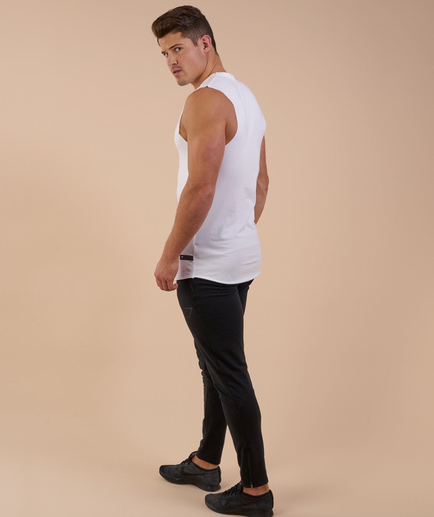 GymShark ジムシャーク eaze tank – ホワイト【White】 メーカー直輸入
