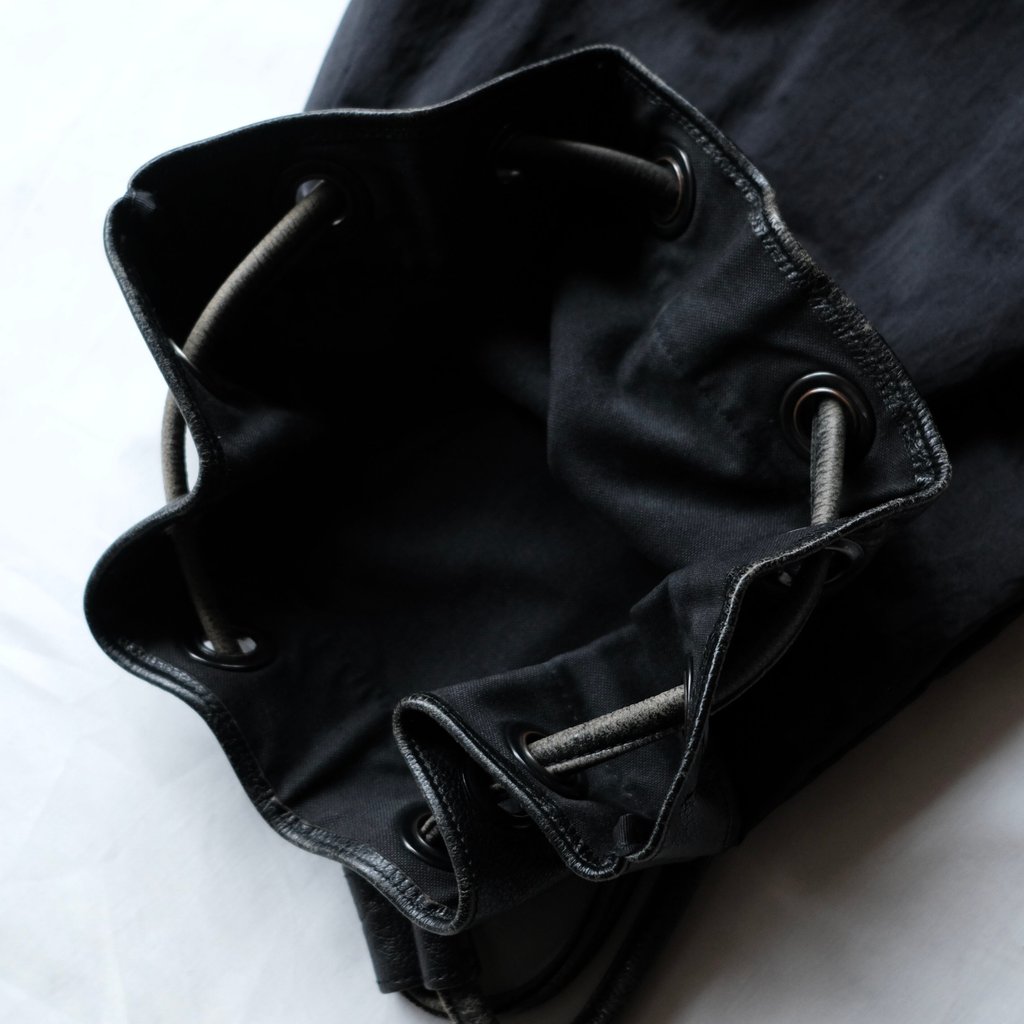 ISSEY MIYAKE MEN 80s ONE SHOULDER BAG | safarionline