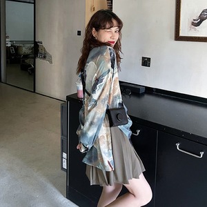 DR油彩画のレトロシャツ