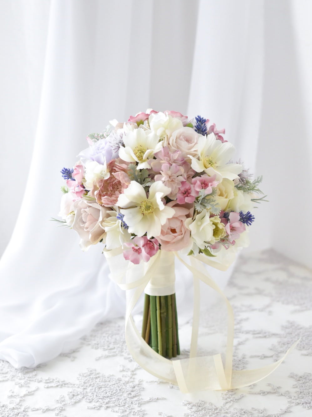 白いコスモスと可愛いお花たち | ウェディングブーケ専門店 plump 幸せ