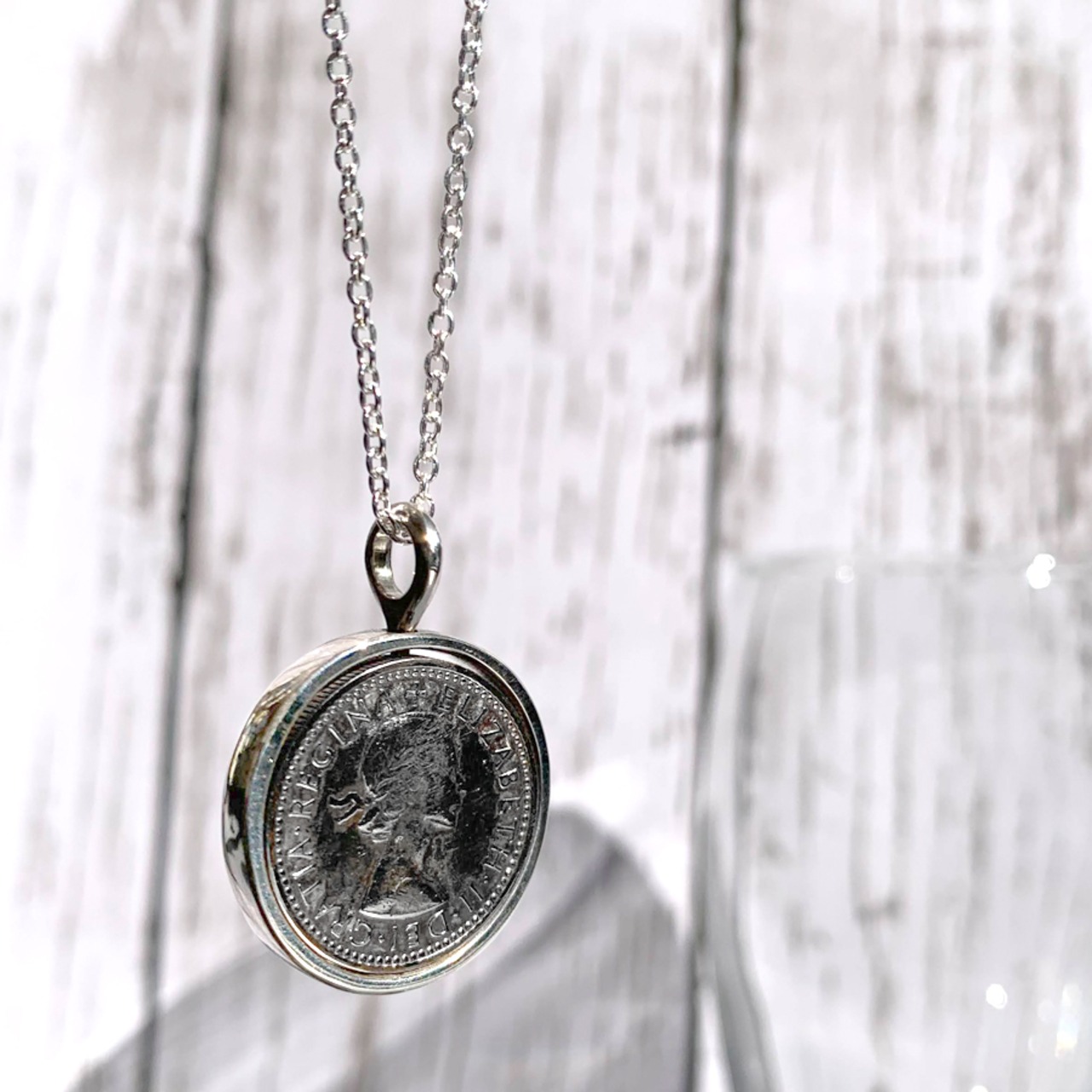シックスペンスコイン回転式ネックレス