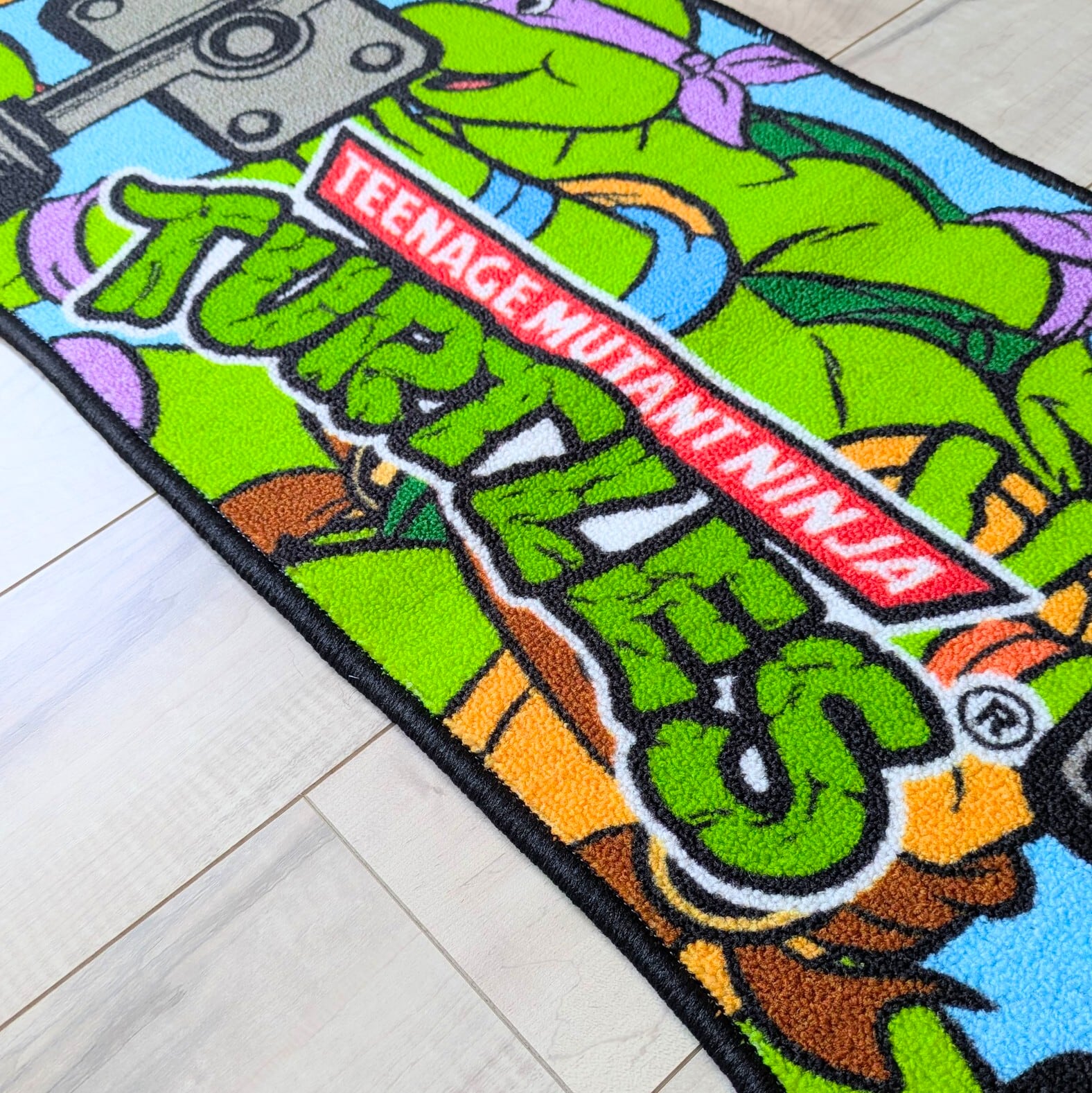 【 Teenage Mutant Ninja Turtles（ティーンエイジ・ミュータント・ニンジャ・タートルズ） 】タートルズ / American MAT ( 裏面滑り止め加工 ) / キッチンマット / ふかふかマット / フロアマット / バス / エントランス / ロングバージョン〚アメリカン雑貨 アメトイ〛