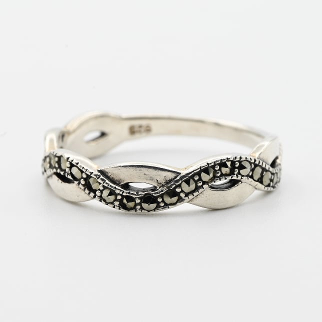 Marcasite Accent Eternity Top Design Ring #14.5 / Denmark