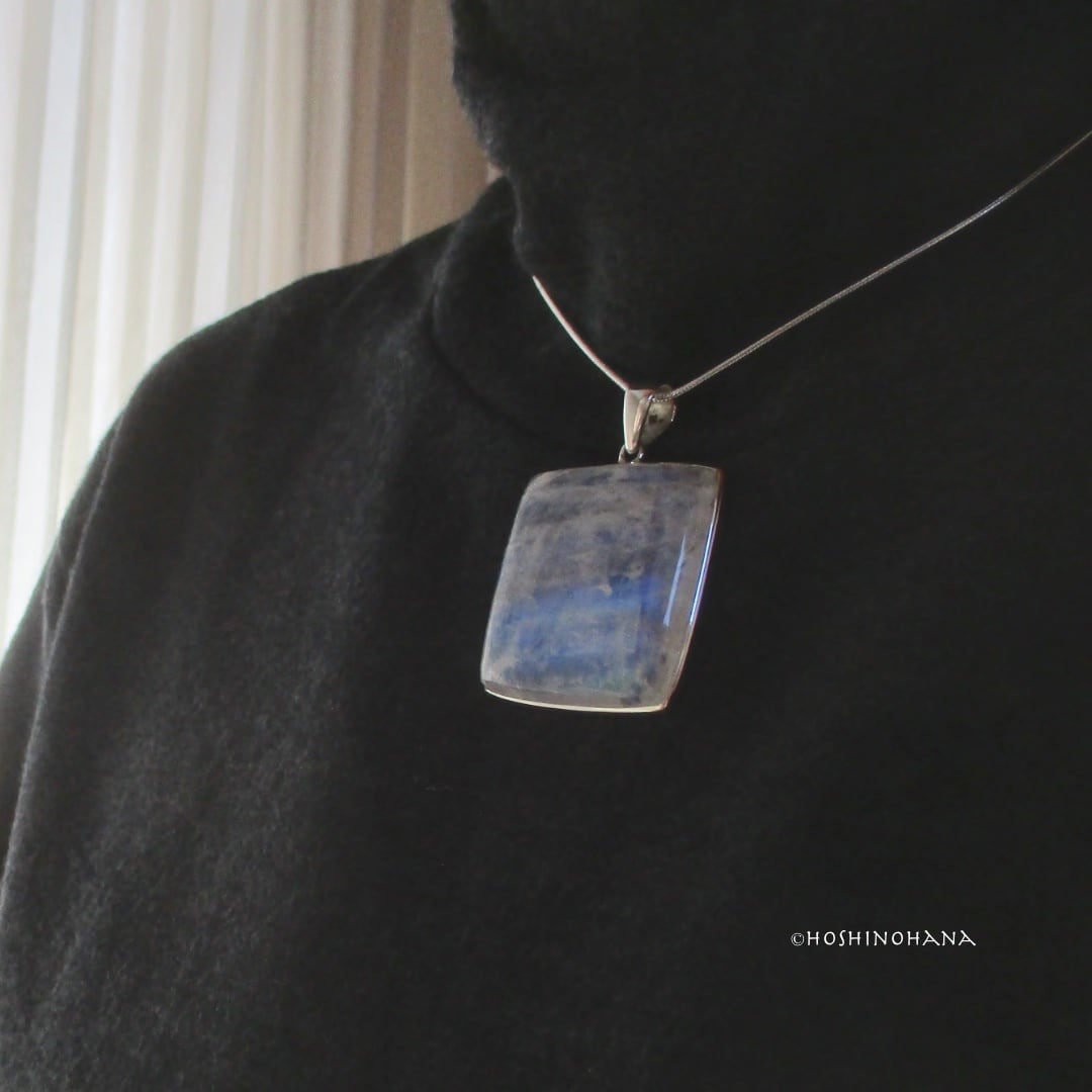 ★Special SALE!! 20%OFF!!★【Sv925】*高品質* レインボームーンストーン *Big Square* ペンダント  6月の誕生石
