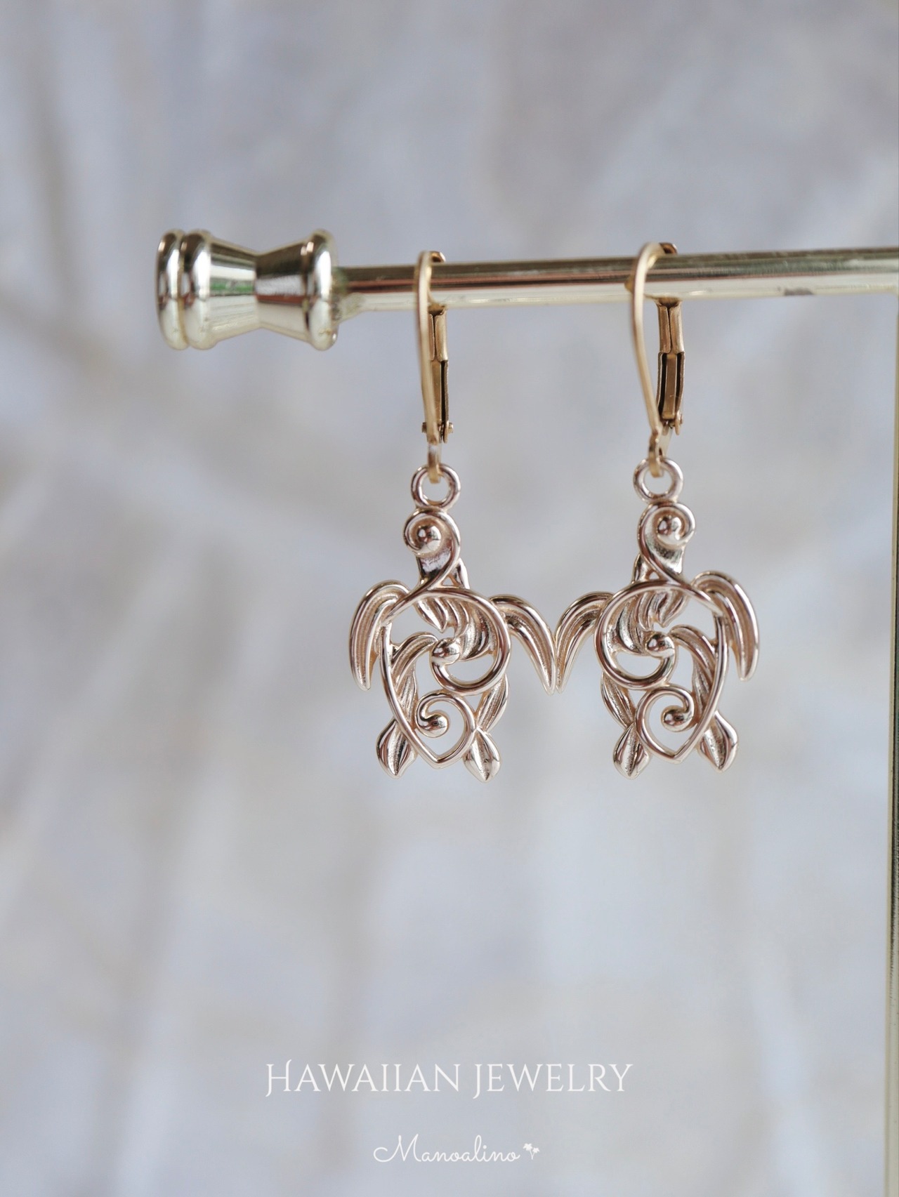 Honu earrings Hawaiian jewelry (ハワイアンジュエリー透かしホヌ、海亀ピアス、イヤリング)