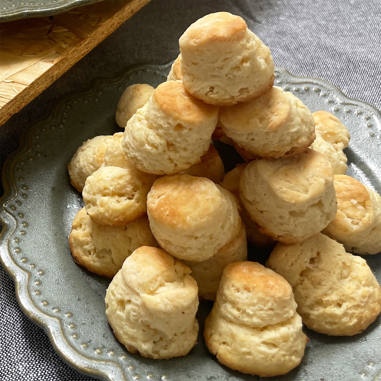 スコーンのはしっこで作った「プッチンポックン」