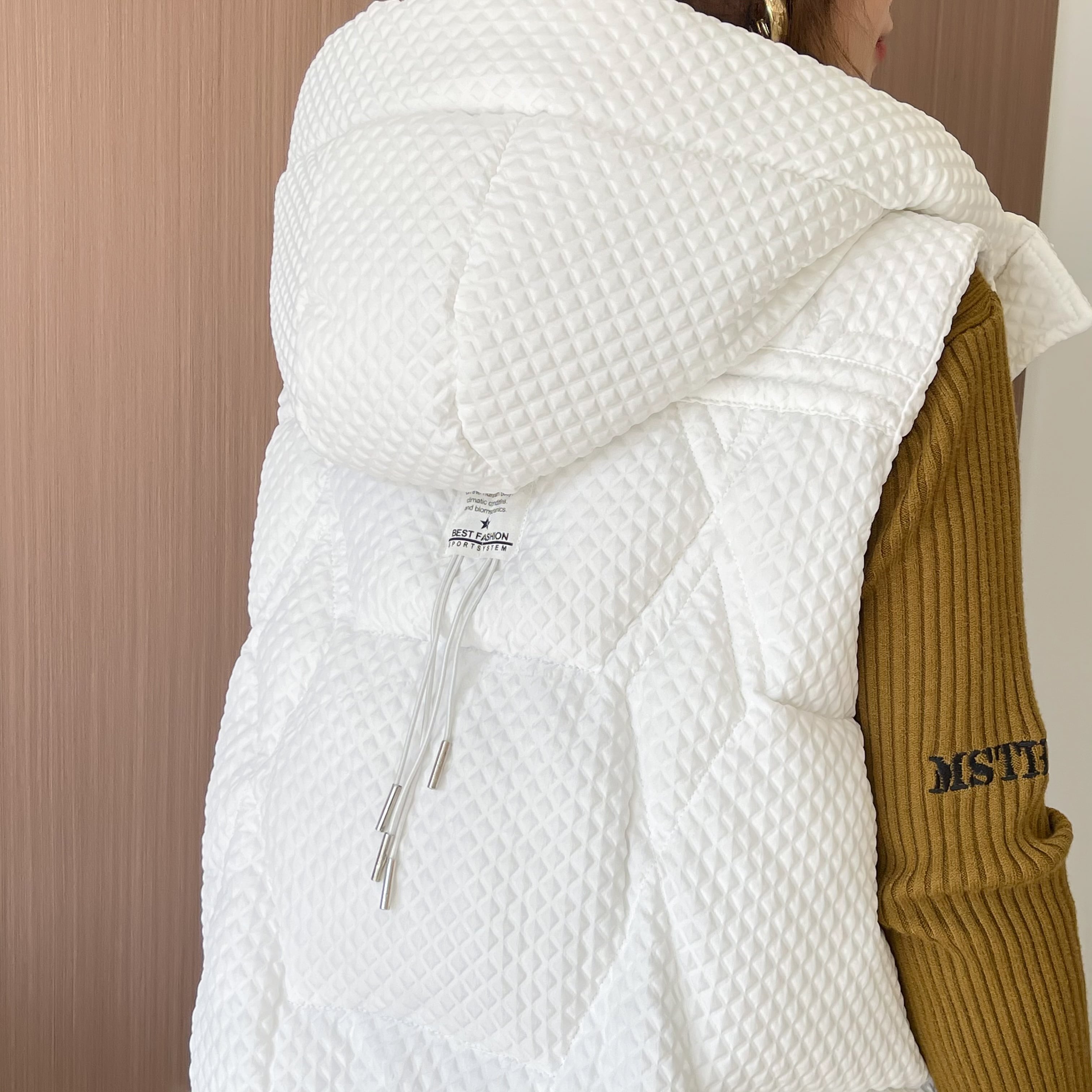 BRUNELLO CUCINELLI 袖なしフード付きベスト