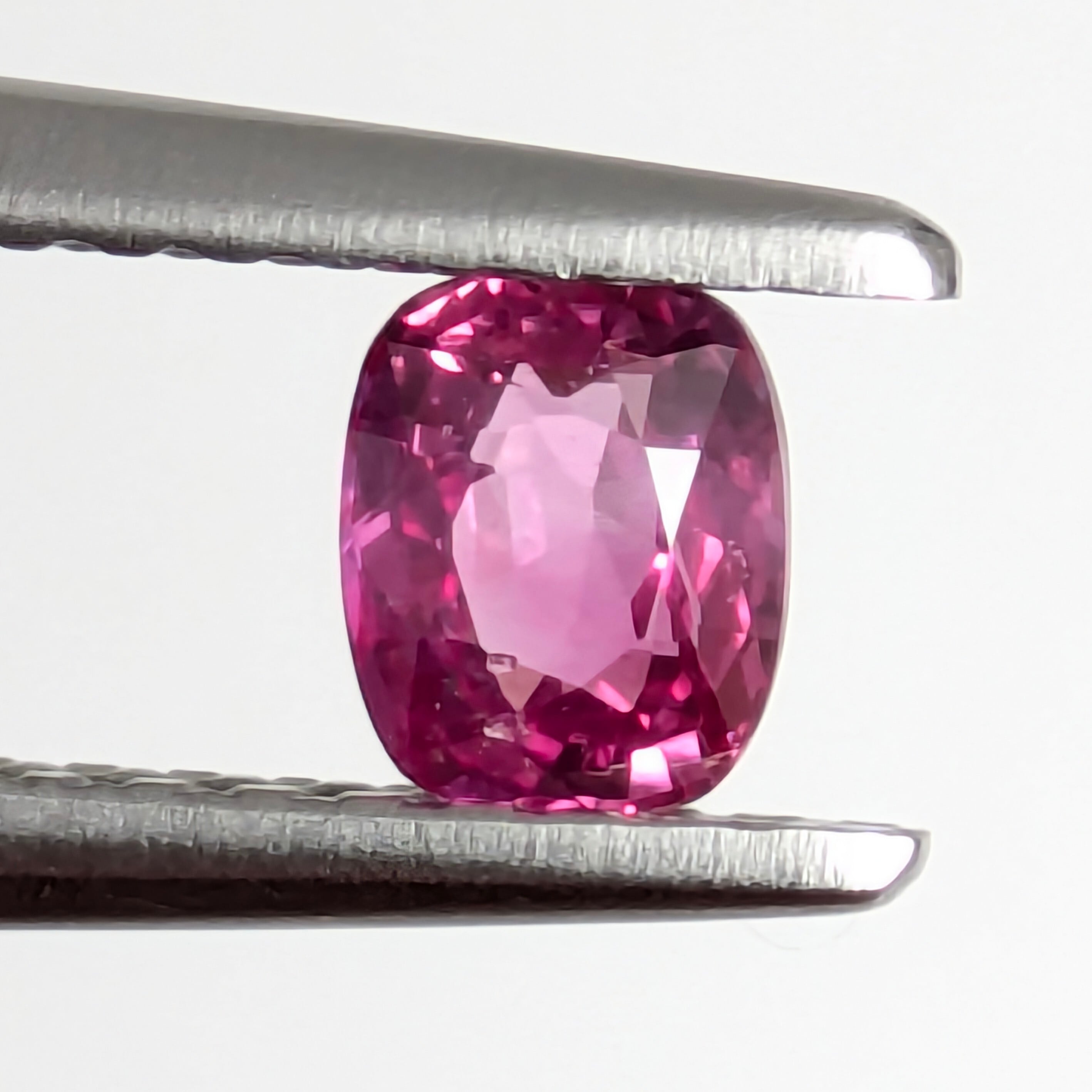 非加熱ピンクサファイアルース ミャンマー・モゴック産 【0.36ct