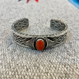 サンシャインリーブス(SunshineReeves) コーラル4面スタンプヘビーゲージバングル