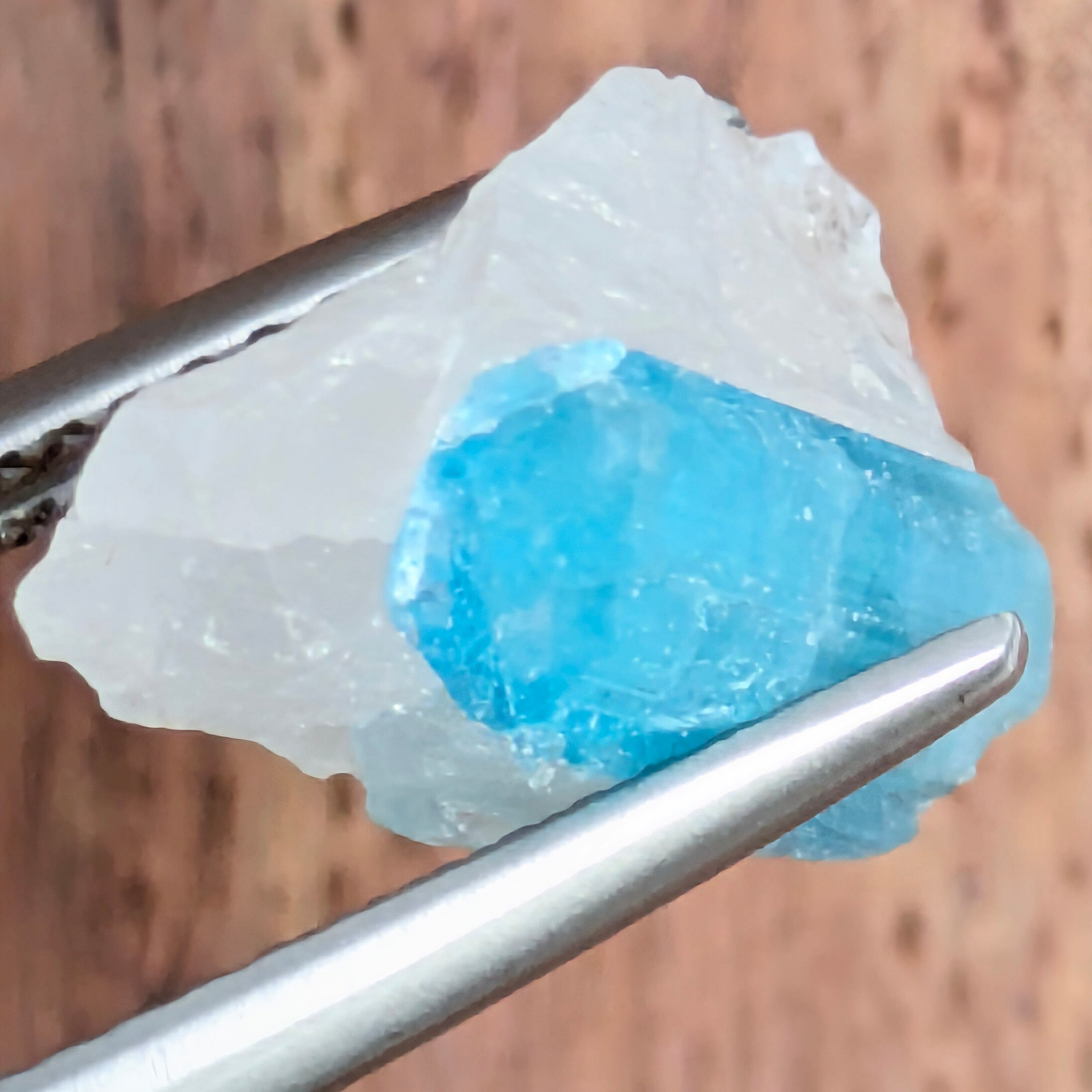 パライバトルマリン原石 ブラジル・パレーリャス産【4.15ct】PRO207750