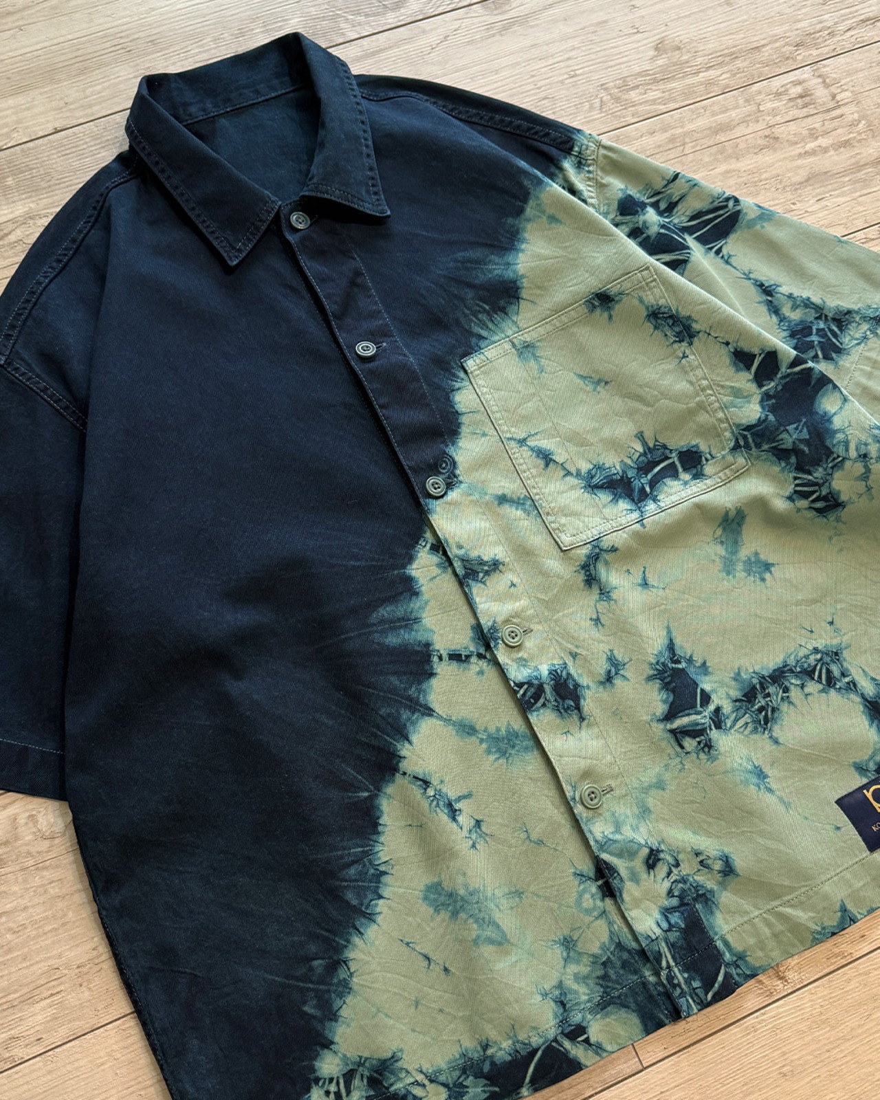 【数量限定販売】藍染めタイダイ半袖ワークシャツ　ネオンドロップ