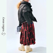 大きな黒リボンが映えるシックなクロップドダウン 《i0811》