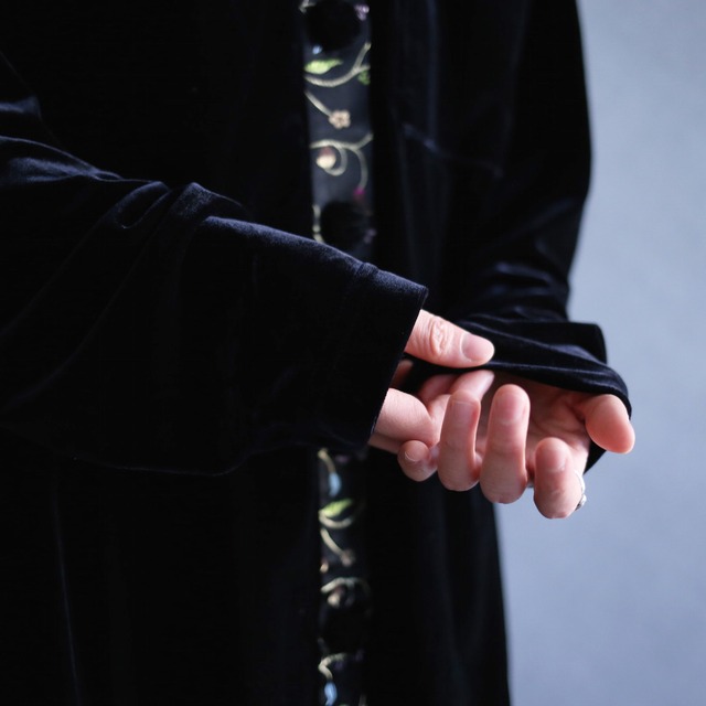 "刺繍" switching gloss flower pattern black velours shirt