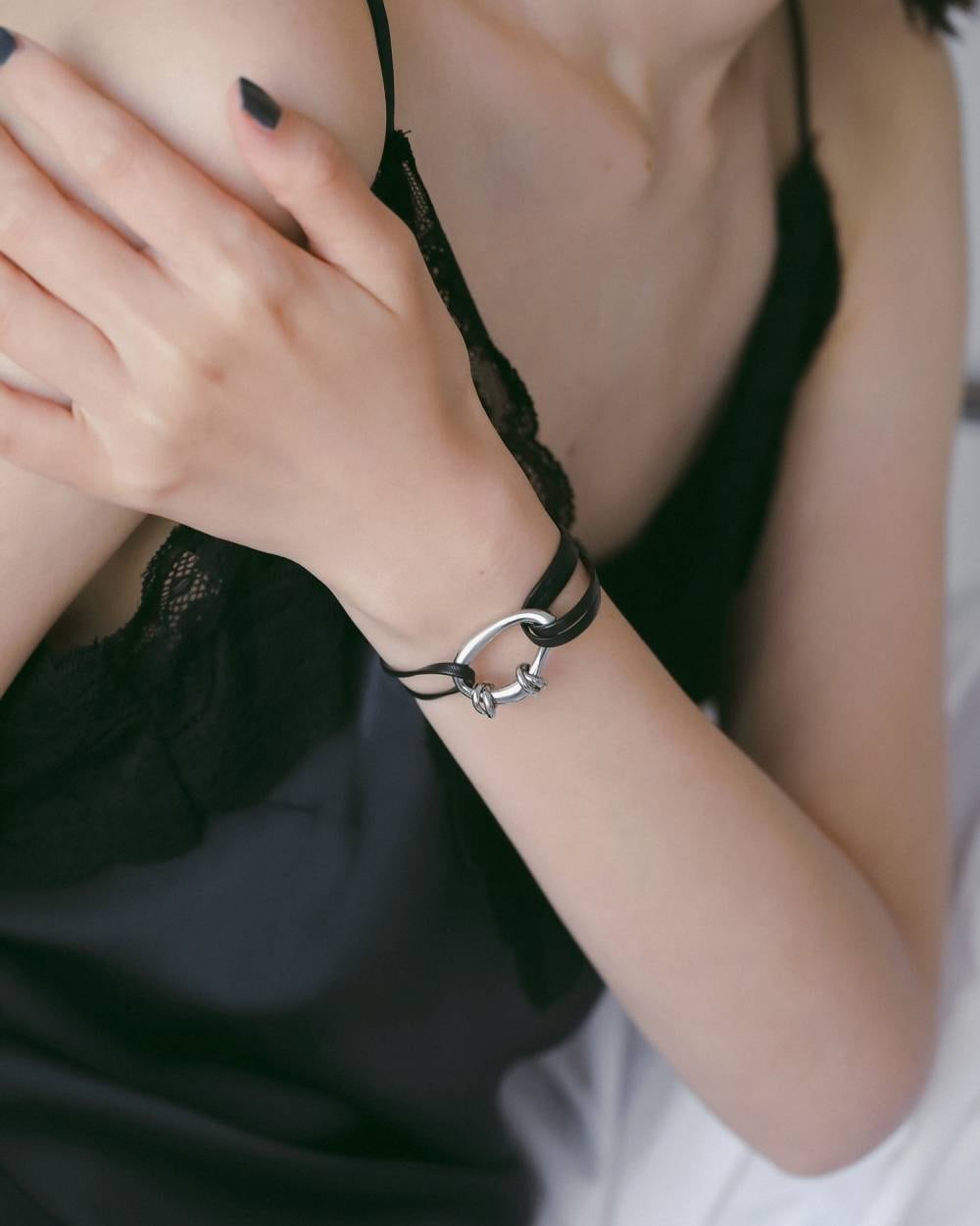 金メタルレザーブレス　　ブレスレット anuke 】Metal x Leather Bracelet | valance 福井｜レディース