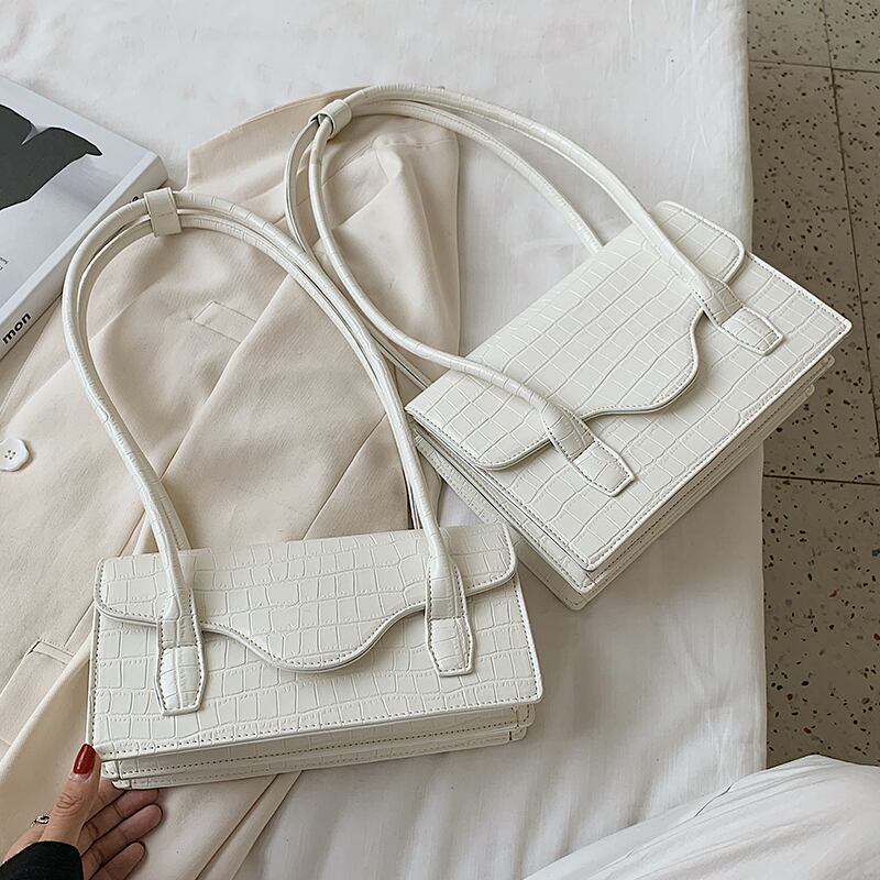 夏の小さなバッグ女性のバッグ2020新しいトレンディなネット赤いファッションワンショルダー脇の下のバッグバージョンの野生のポータブル小さな正方形のバッグ Tiancai_Wing_Bag9555677